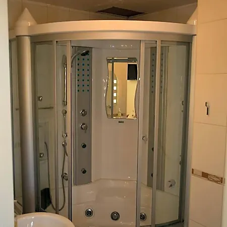 Bed and breakfast Island View House 4*
