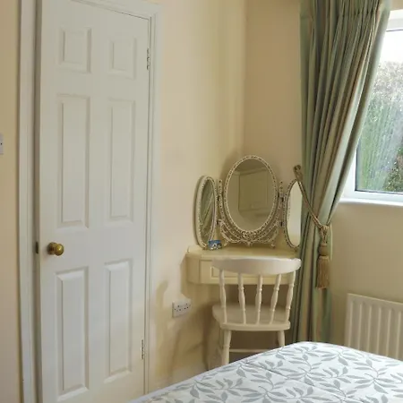 Island View House Bed and breakfast 4*