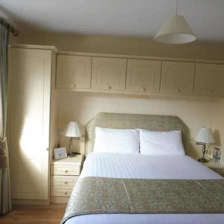 فندق مبيت وإفطار Island View House 4*